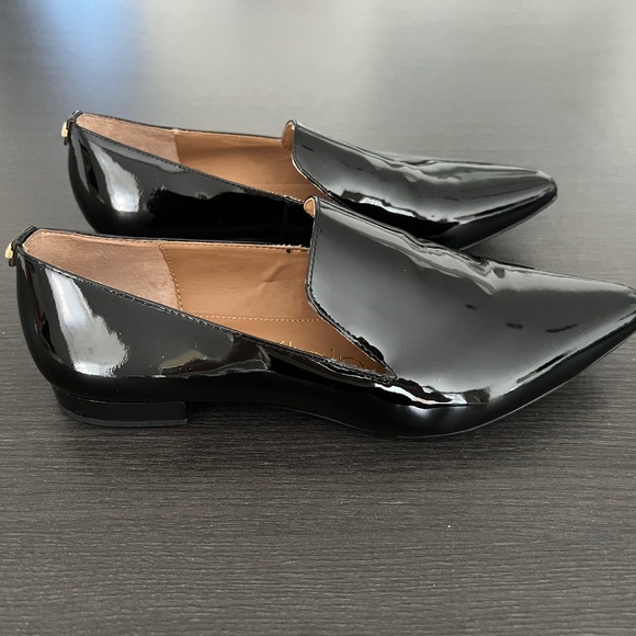 Calvin Klein NWOT Gloss Black Patent Leather Loafers, Women's Size 6.5 - Picture 1 of 7
